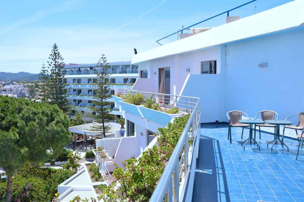 Blue Horizon Hotel in IALYSSOS