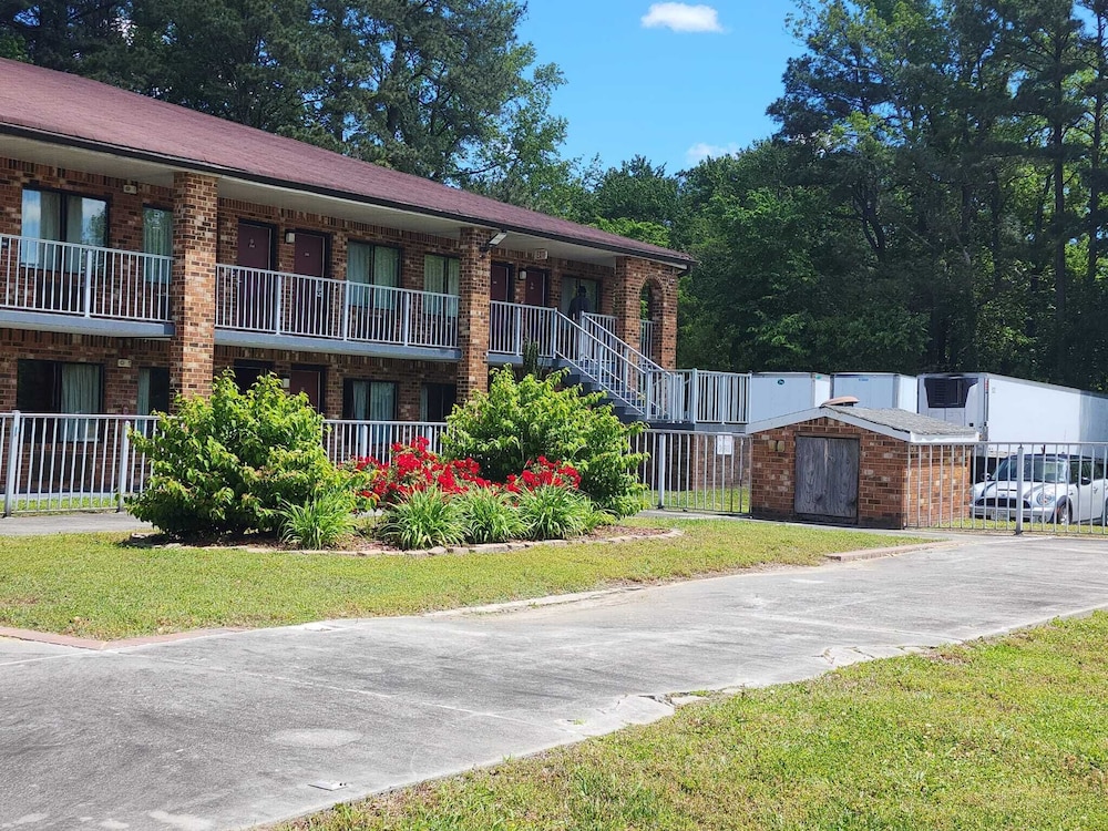 Americas Best Value Inn 2/40