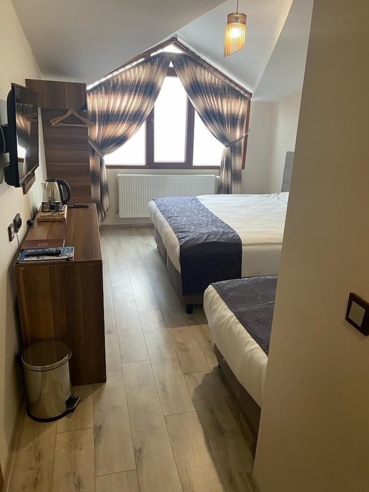 Zumrut Palas Otel 15/44