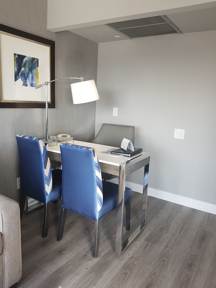 Embassy Suites By Hilton Toronto Airport 41/55