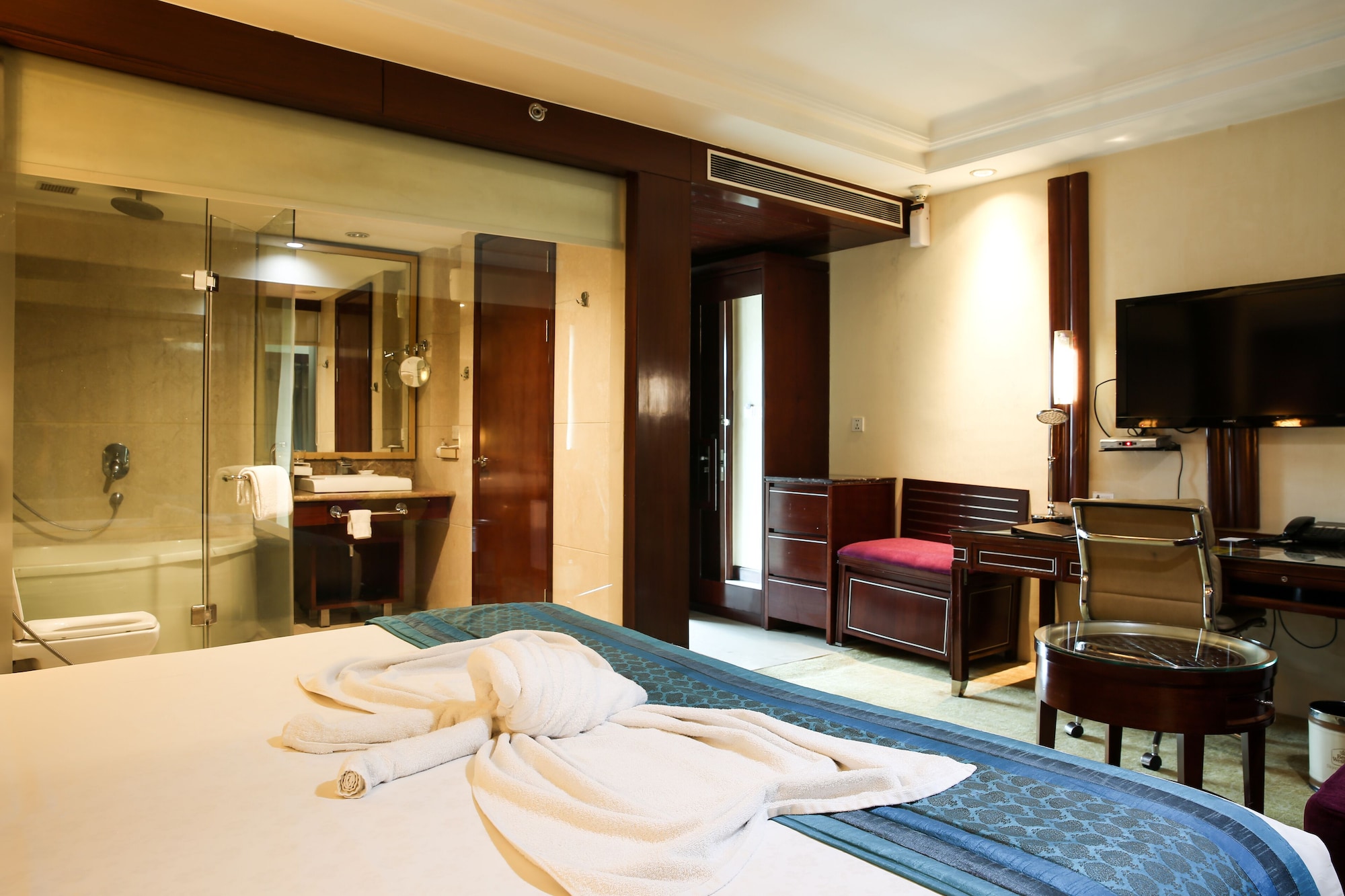 غرفة تنفيذية بسرير مزدوج بجاكوزي، Skycity Hotel 6/10