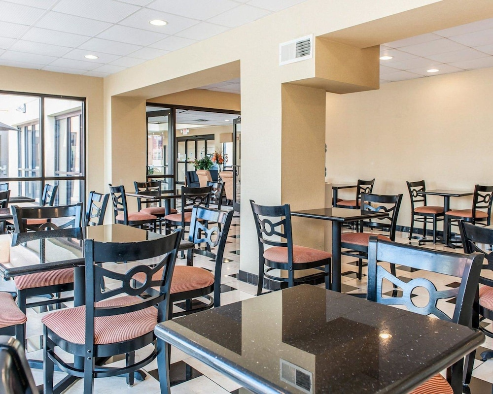 Quality Inn Suites Mattoon 31/39