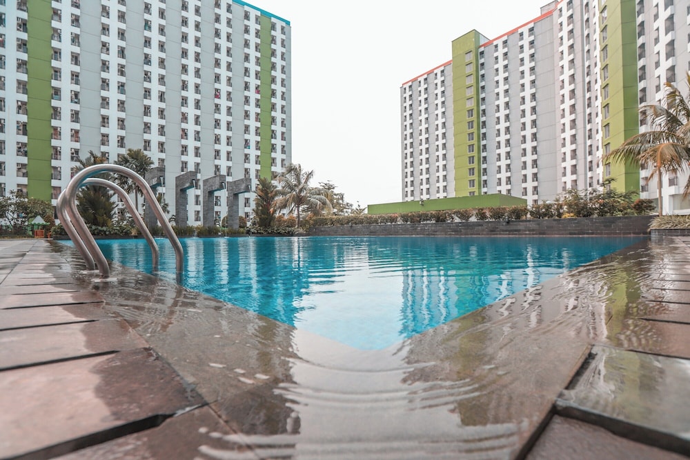 OYO 498 Green Lake View Ciputat 9/65