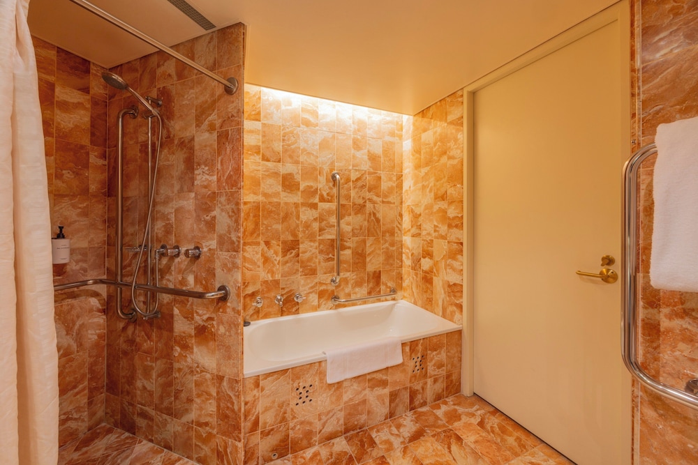 غرفة كلاسيكية بسرير كينج لذوي الإعاقة، Intercontinental Adelaide 5/5