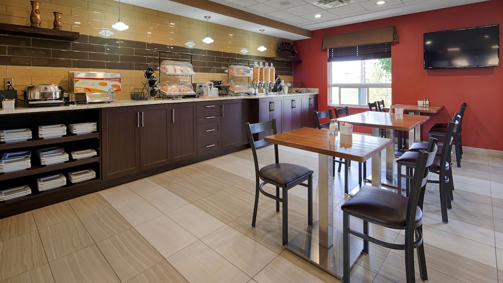 Best Western Plus Waco North 34/43