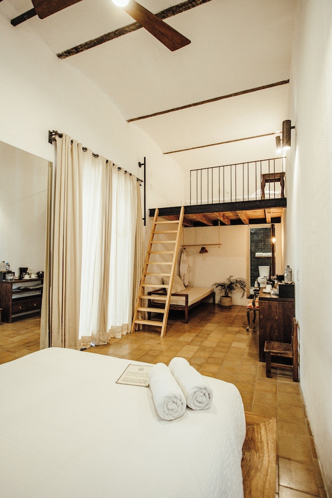 SUITE, 2 QUEEN BEDS