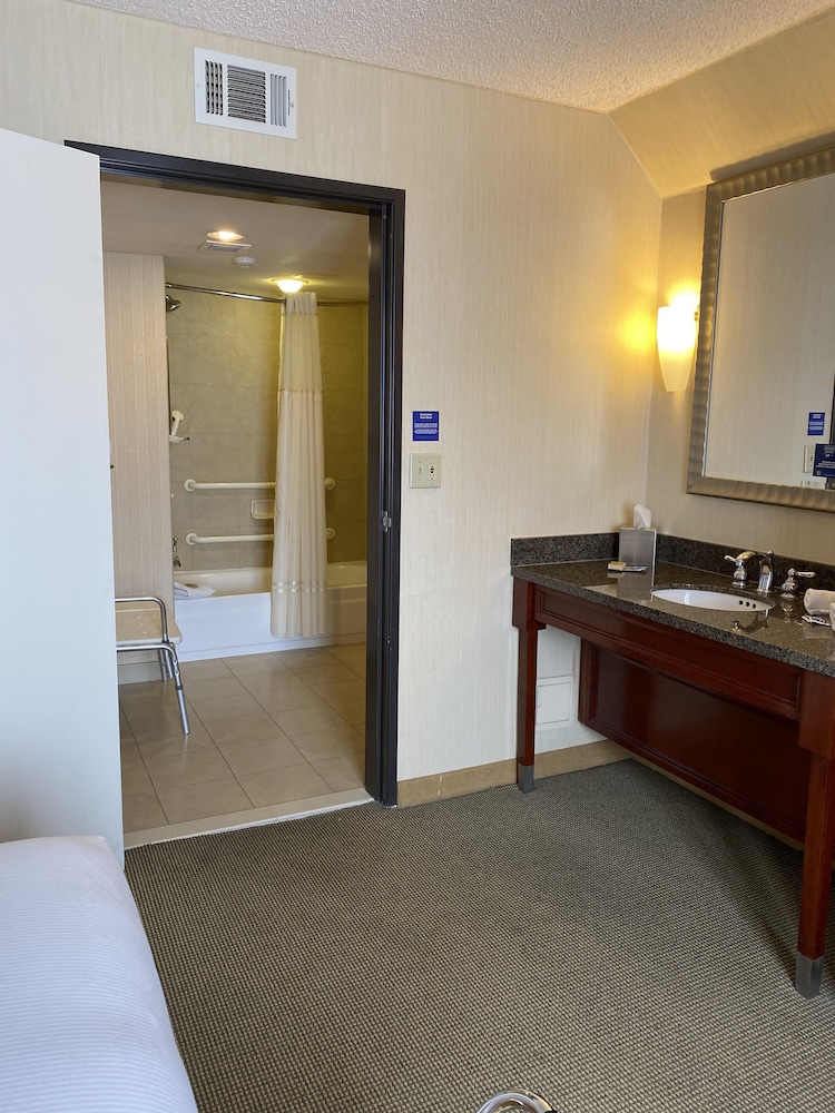 DoubleTree Suites by Hilton Tucson Airport 11/67