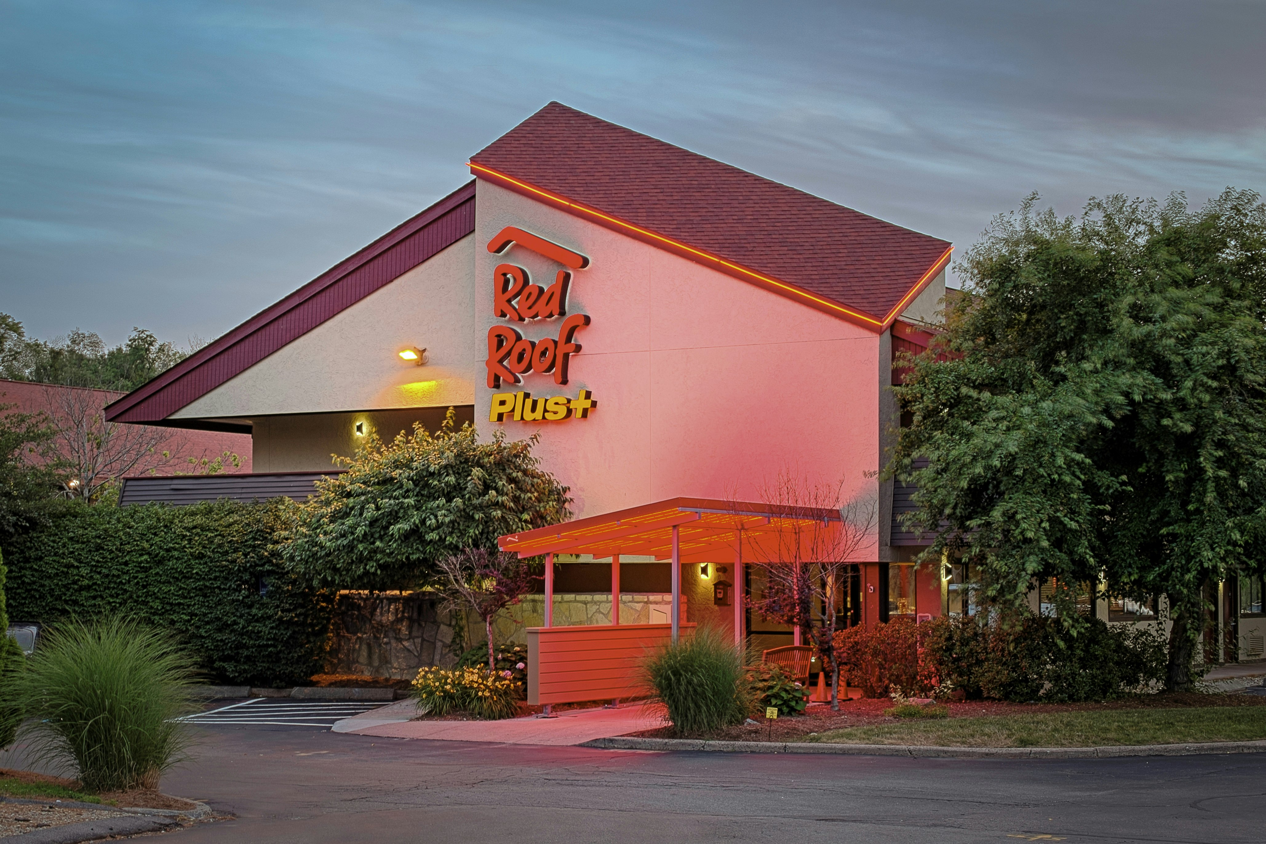 Red Roof PLUS West Springfield 2/35