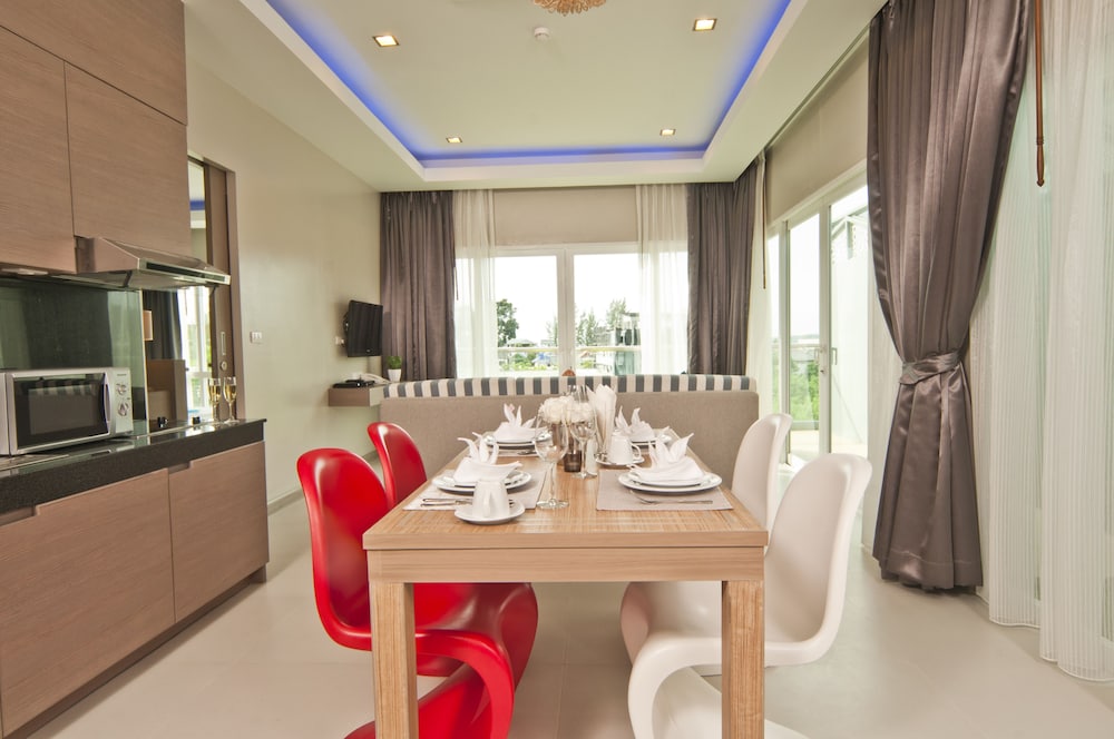 Ratana Apart Hotel At Kamala 49/50