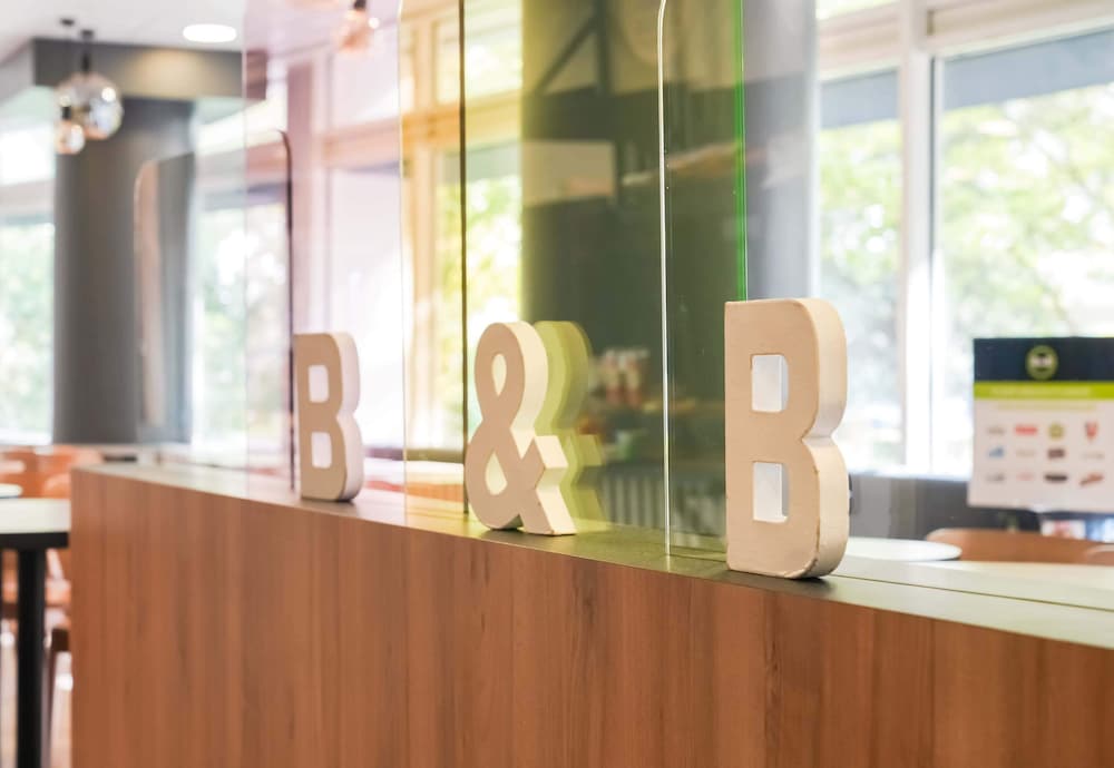 B&B HOTEL Paris Malakoff Parc des Expositions 57/57