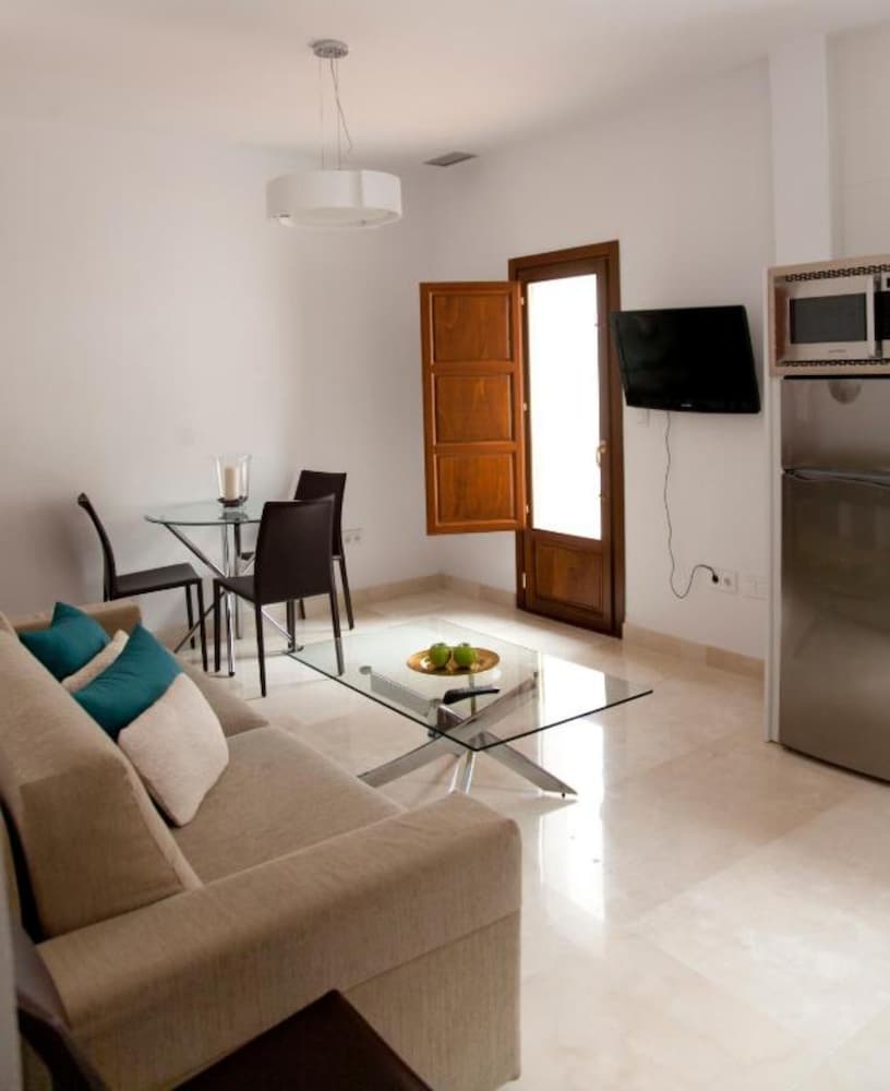 Habitat Suites Gran Via 17 54/65