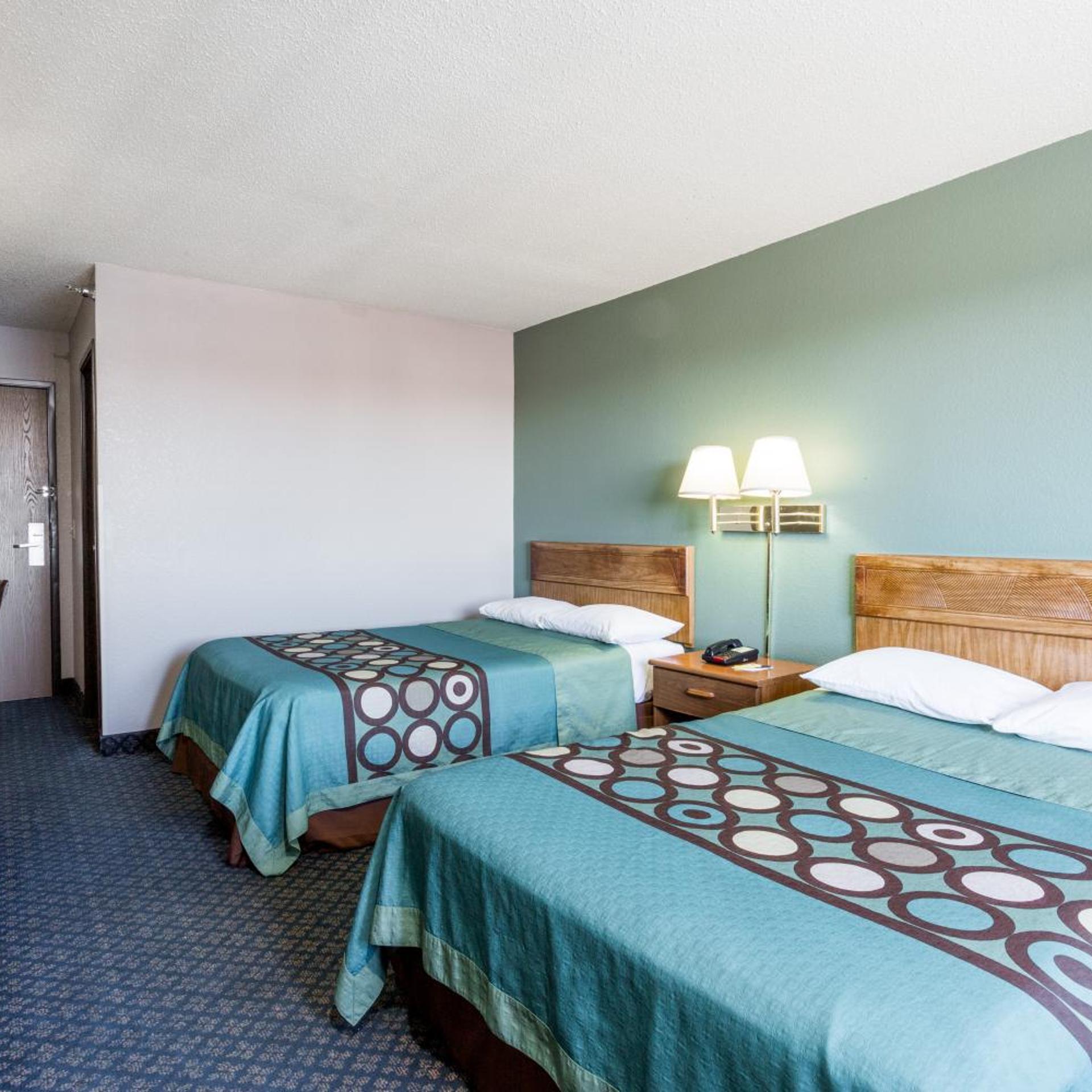 Deluxe, 2 Double Beds