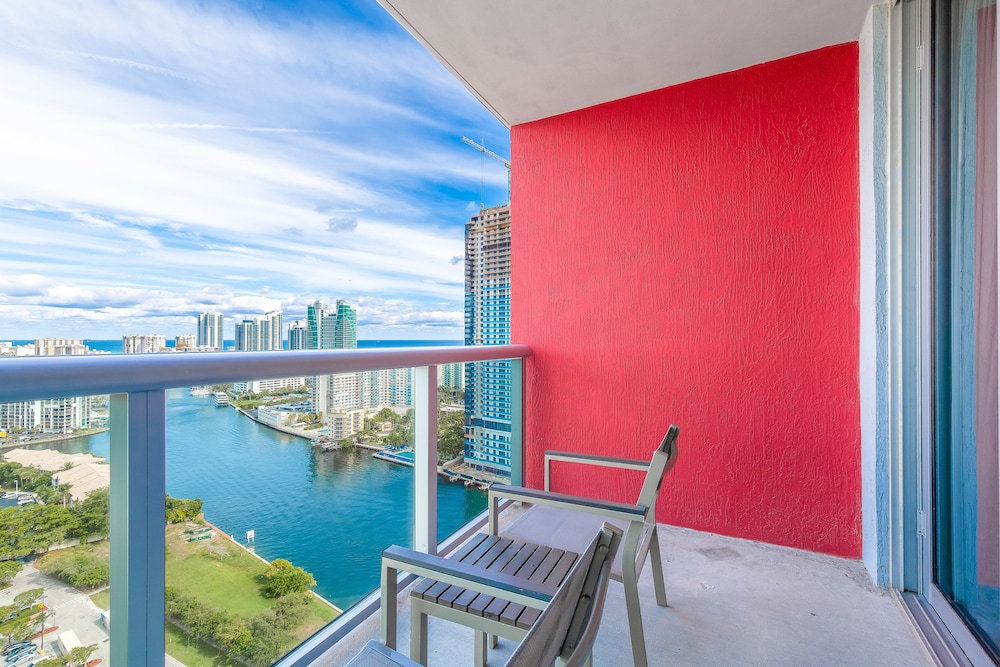 Private Ocean Luxury Condos at Beachwalk 43/50