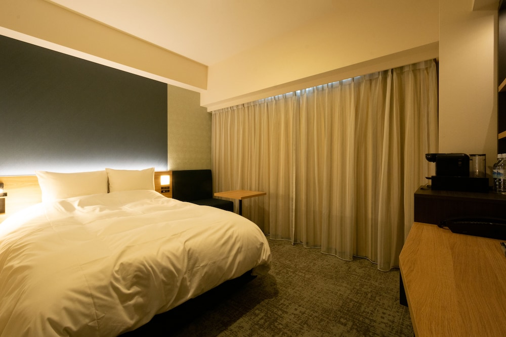 ROOM, DOUBLE BED, SMOKING