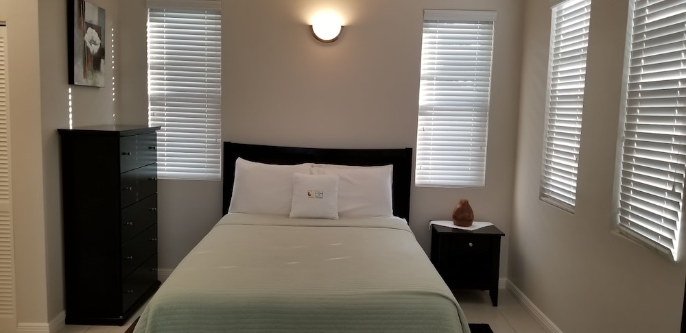 New Kingston Guest Apartment At Eight 10/26