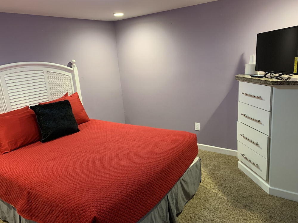 Blue Bay Inn Suites 13/34