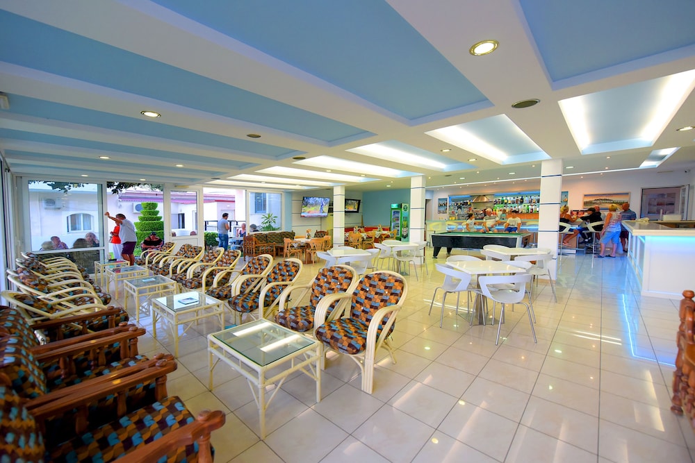 Anixis Hotel 30/52