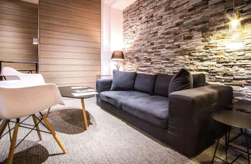 Hotel the Originals Des Princes Chambery 54/77
