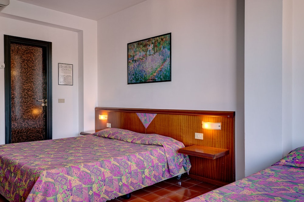 Economy, Triple, 1 Double and 1 Single Bed, Terrace