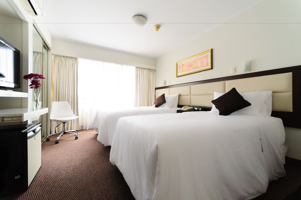 Roosevelt Hotel And Suites 17/65