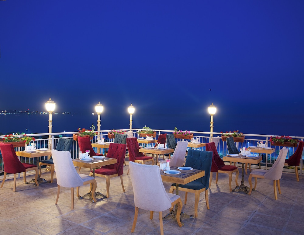HOTEL EMIRHAN PALACE 54/67