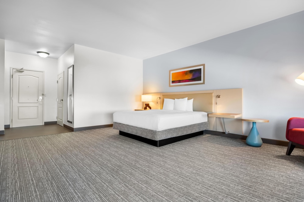 Evolution, King Bed