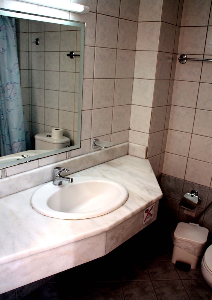 Lindos Nest Hotel 71/74