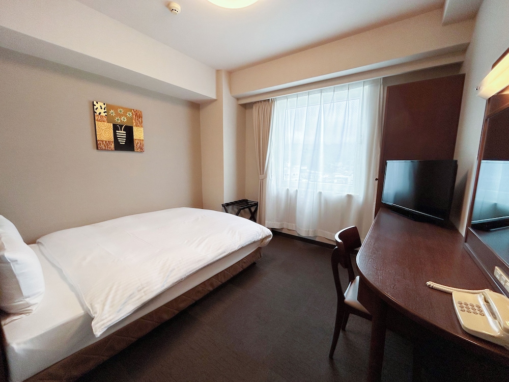 Hotel Route-Inn Nobeoka Ekimae 10/36