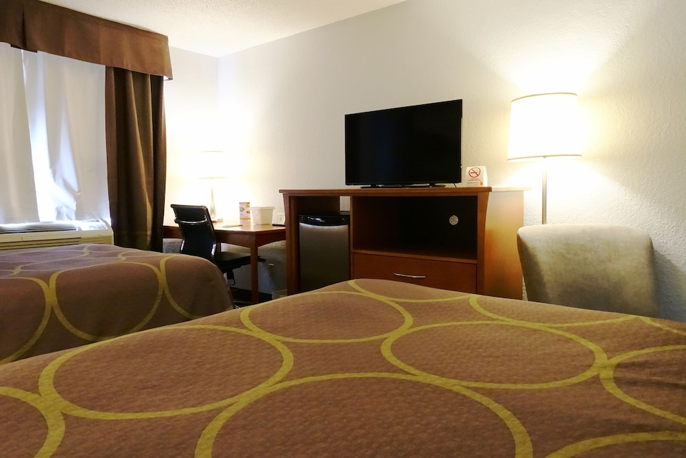 Super 8 by Wyndham Regina 8/33