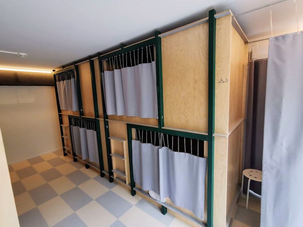 Green Marmot Capsule Hotel Zurich 11/29