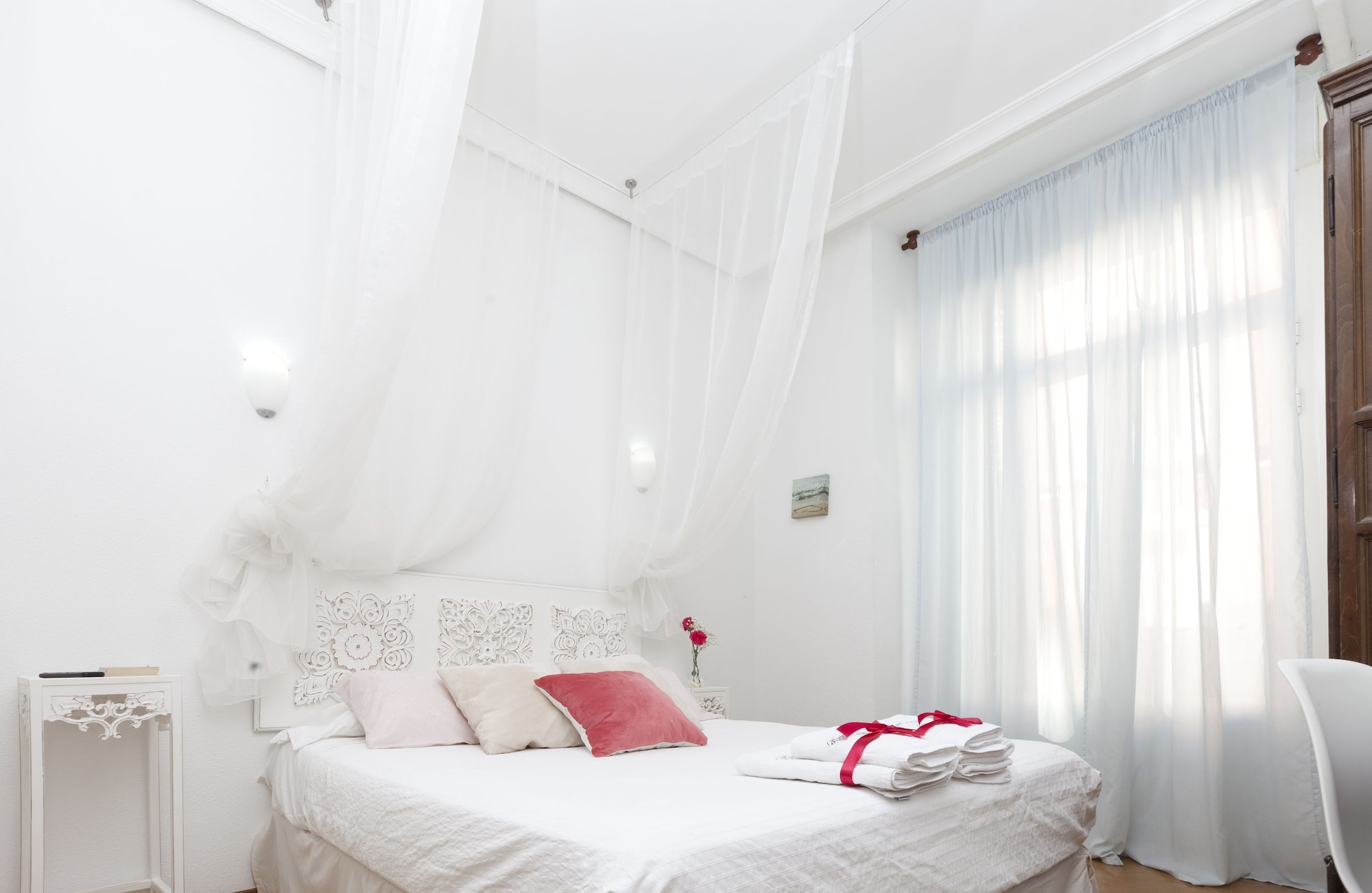 ROOM, DOUBLE BED