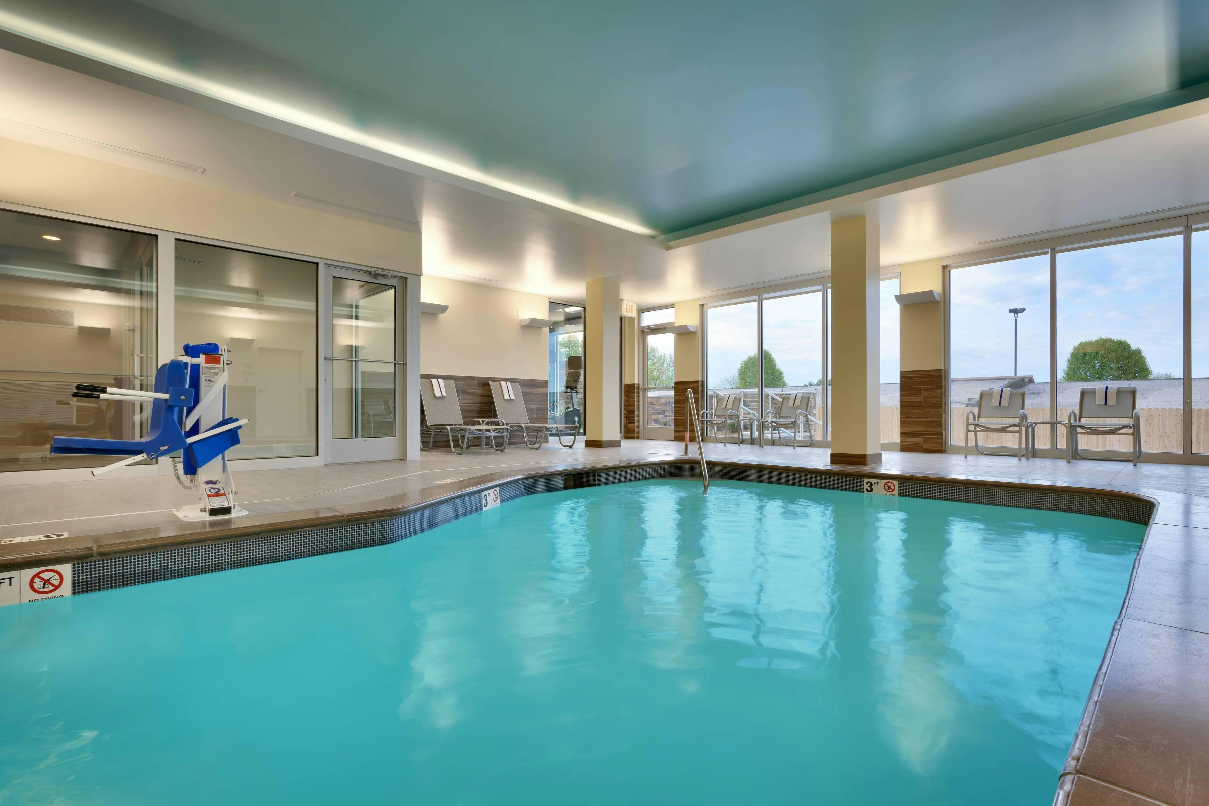 Fairfield Inn & Suites by Marriott Springfield North 19/47