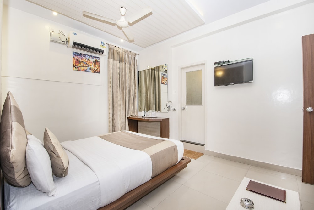 Aishwarya Suites 22/68