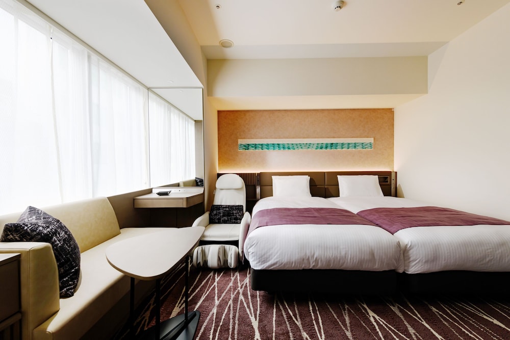 ROOM, TWIN BEDS