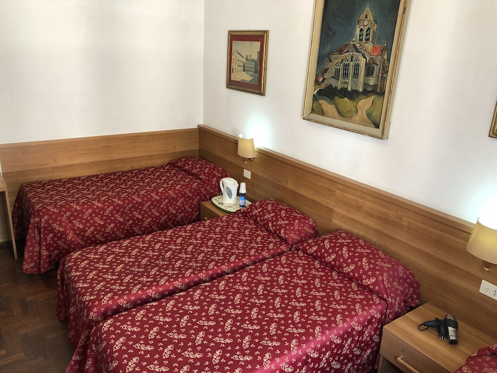 Hotel Bolognese 16/32