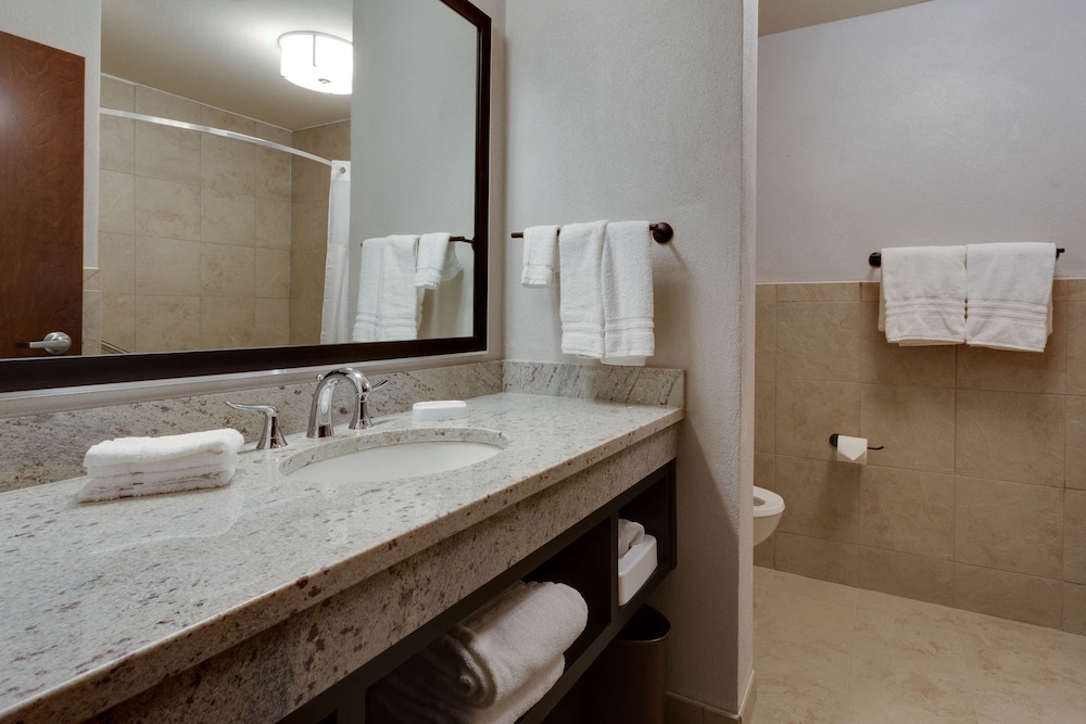 Room, 2 Queen Beds, High Floor, Drury Plaza Hotel Cape Girardeau Conference Center 3/3