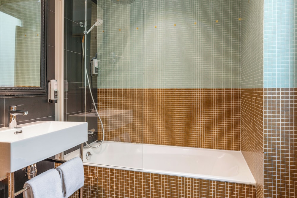 Avalon Appart Hotel Paris Gare Du Nord 62/64