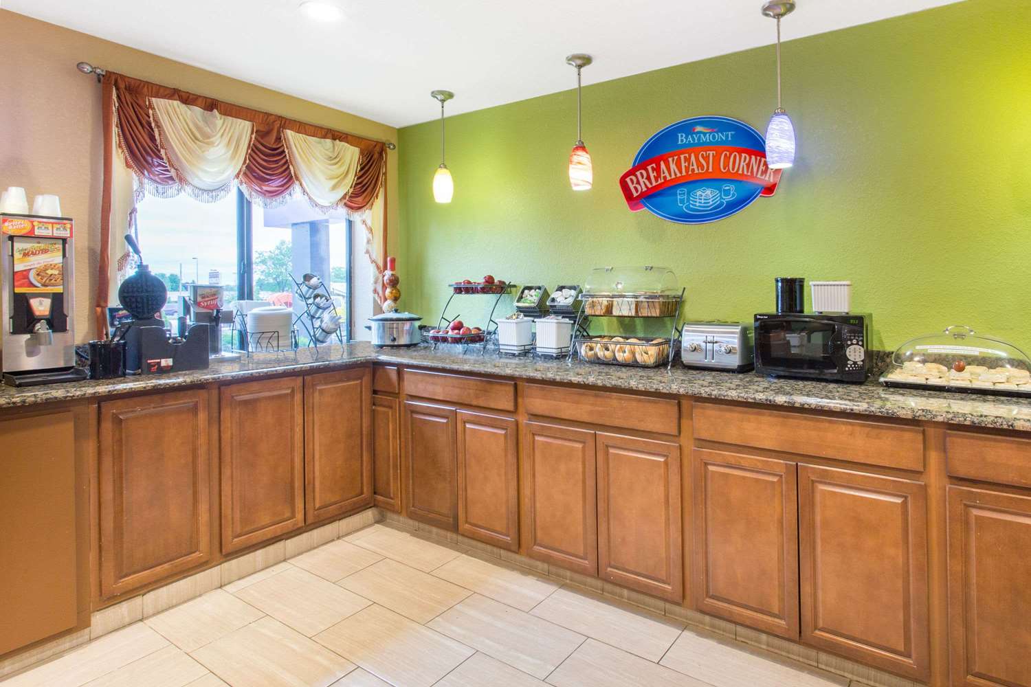 Baymont By Wyndham Waukesha 4/30