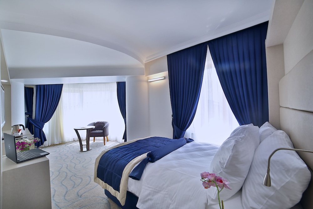 Marathon Hotel 14/39