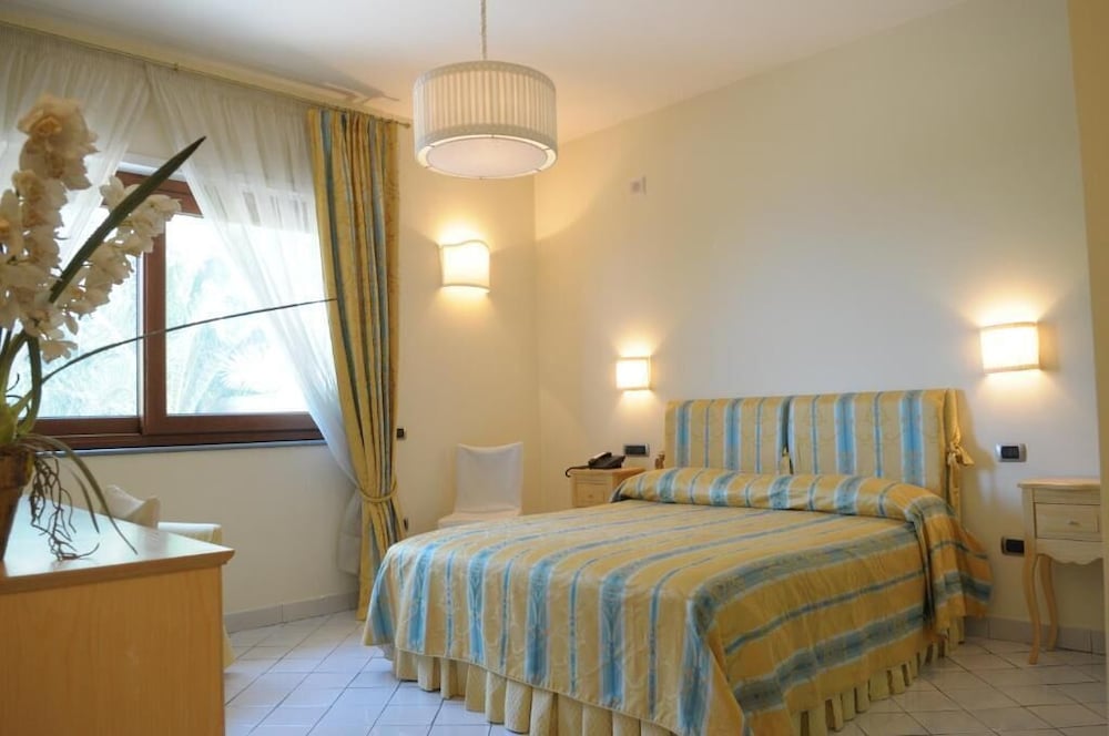 Standard, Triple, 1 Double and 1 Single Bed, Garden Area