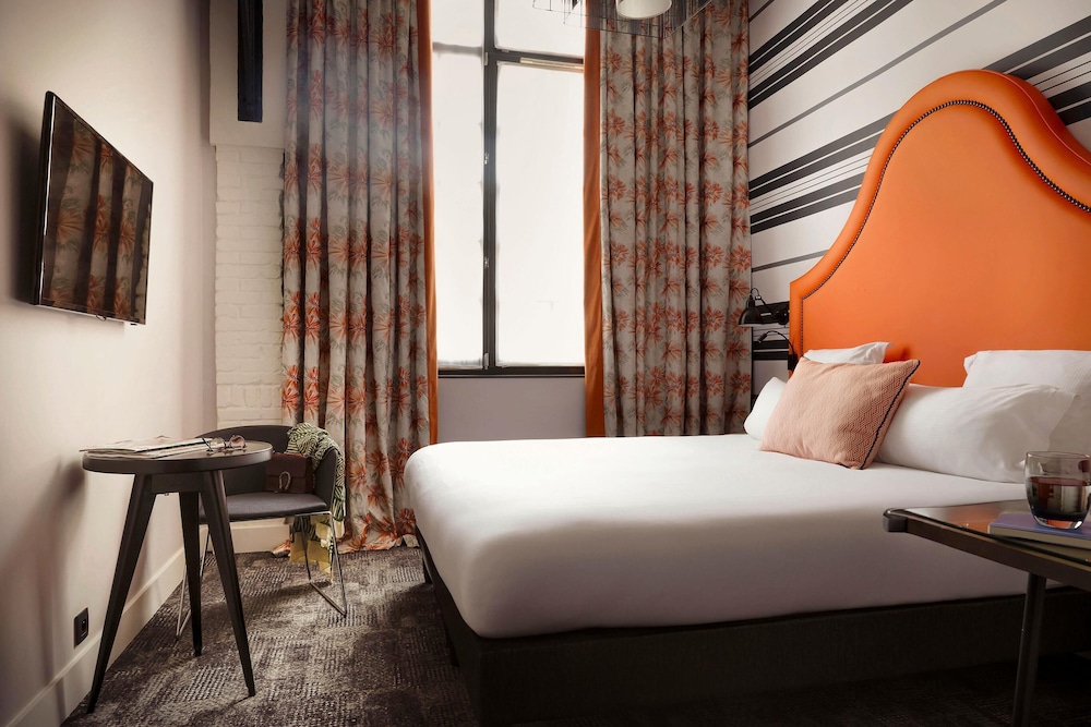 Hotel Fabric 23/64