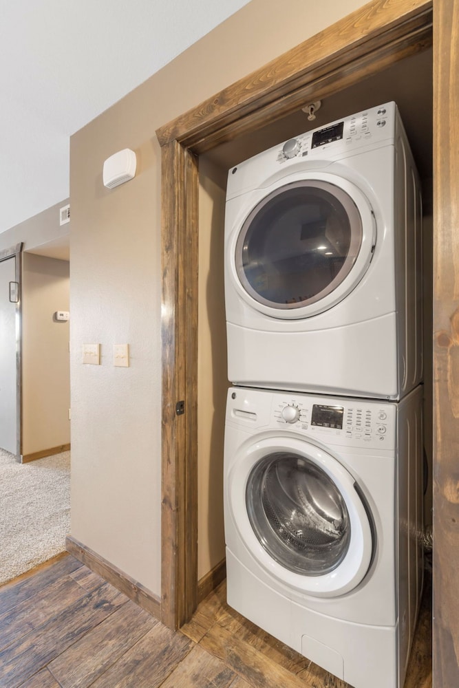 Indian Point Lodge Amp Condominiums 46/73