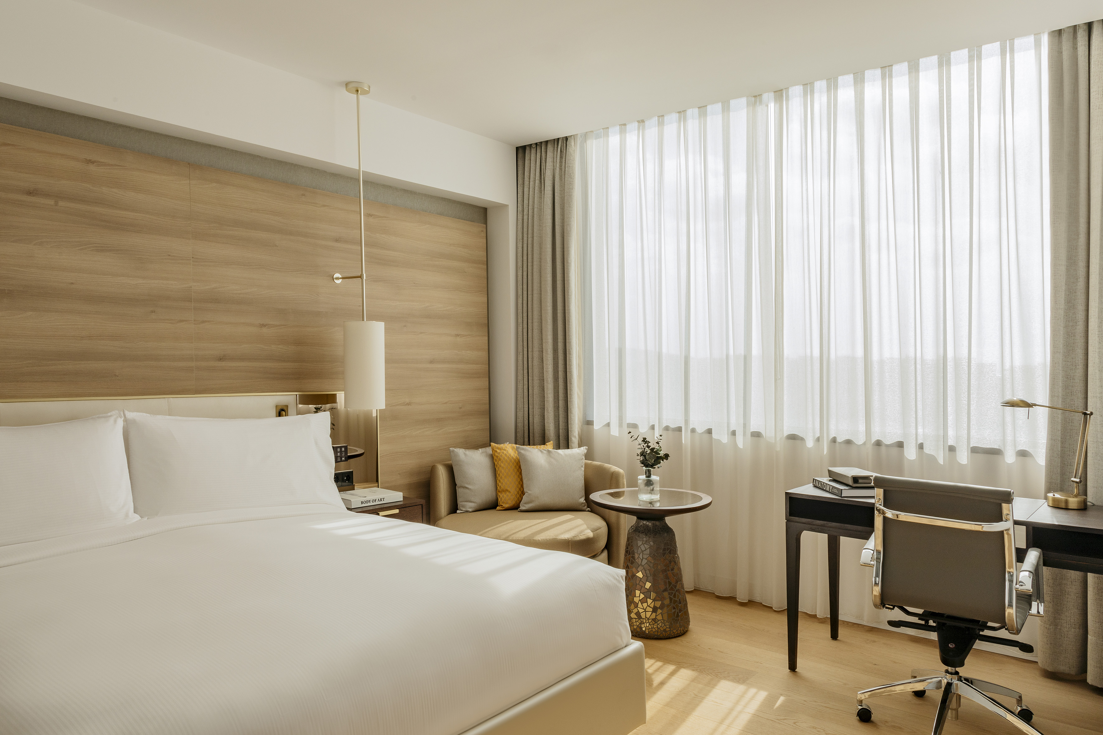 2 Bedrooms, Red Level, Suite