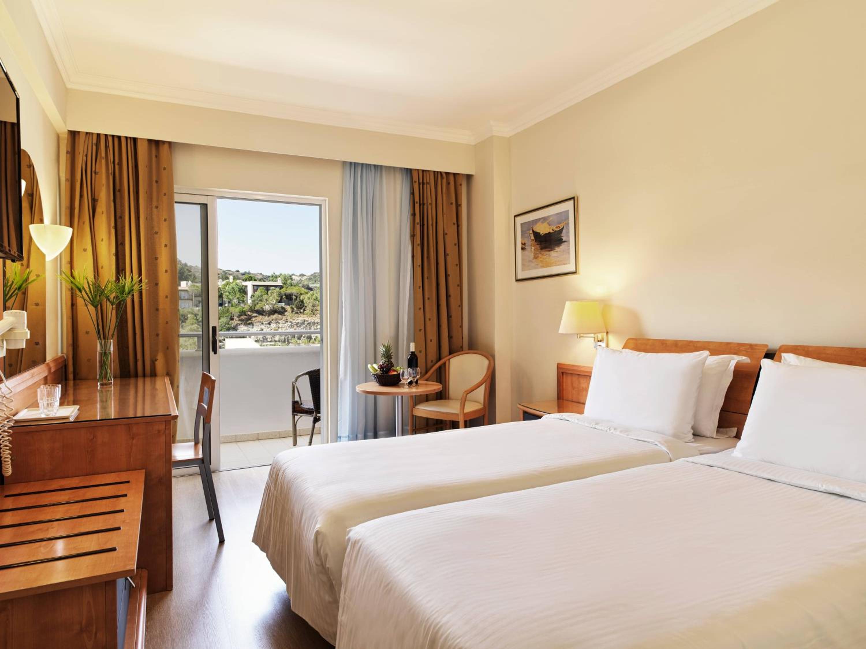 Standard, Double or Twin Bed, Land View