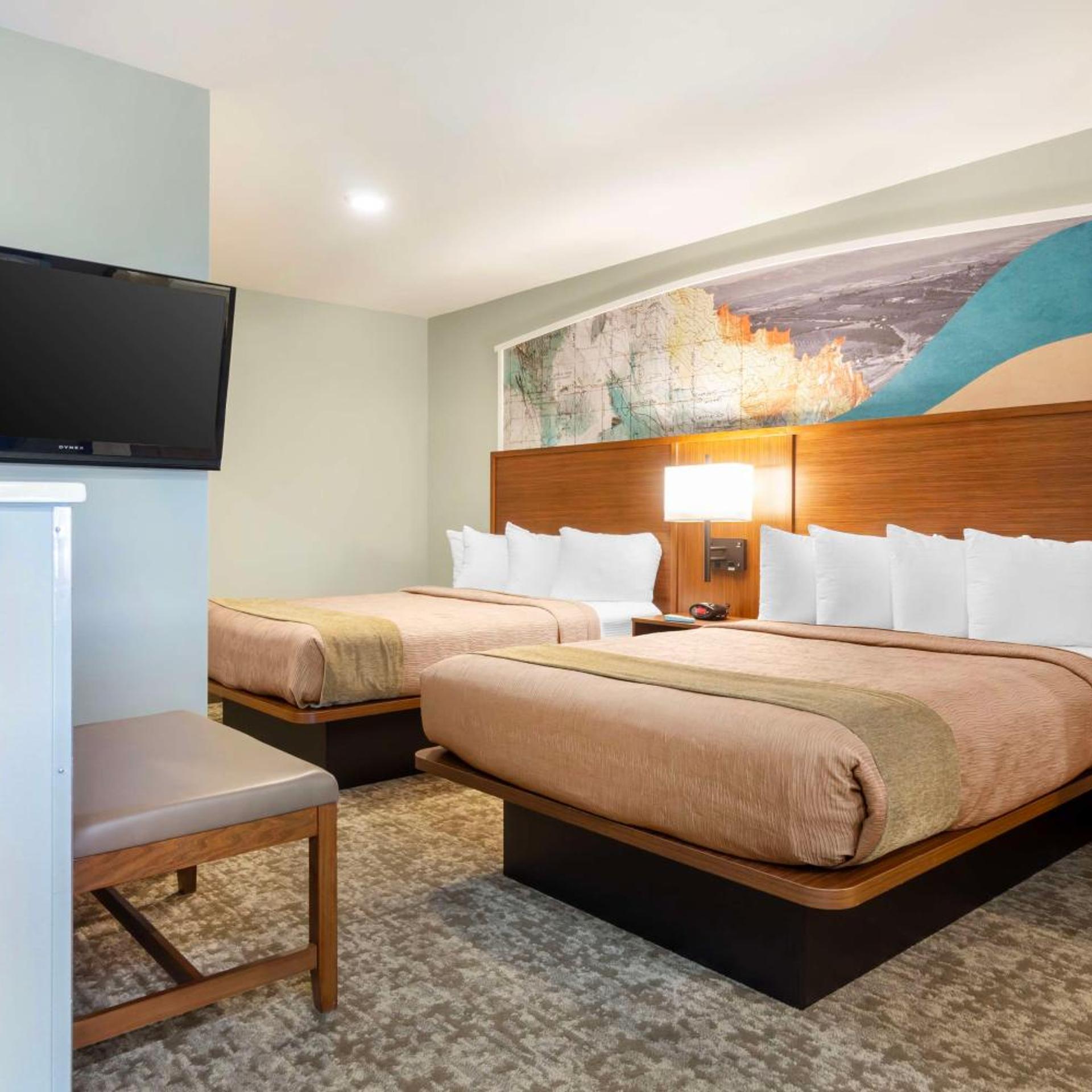 Suite, King Bed, Murphy Bed, Queen Bed, Pool Side, Kitchen