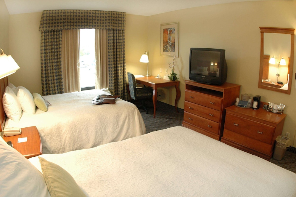 Hampton Inn Jacksonville Il 7/28