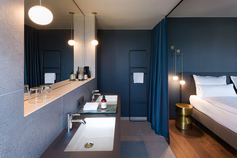 EmiLu Design Hotel 48/50