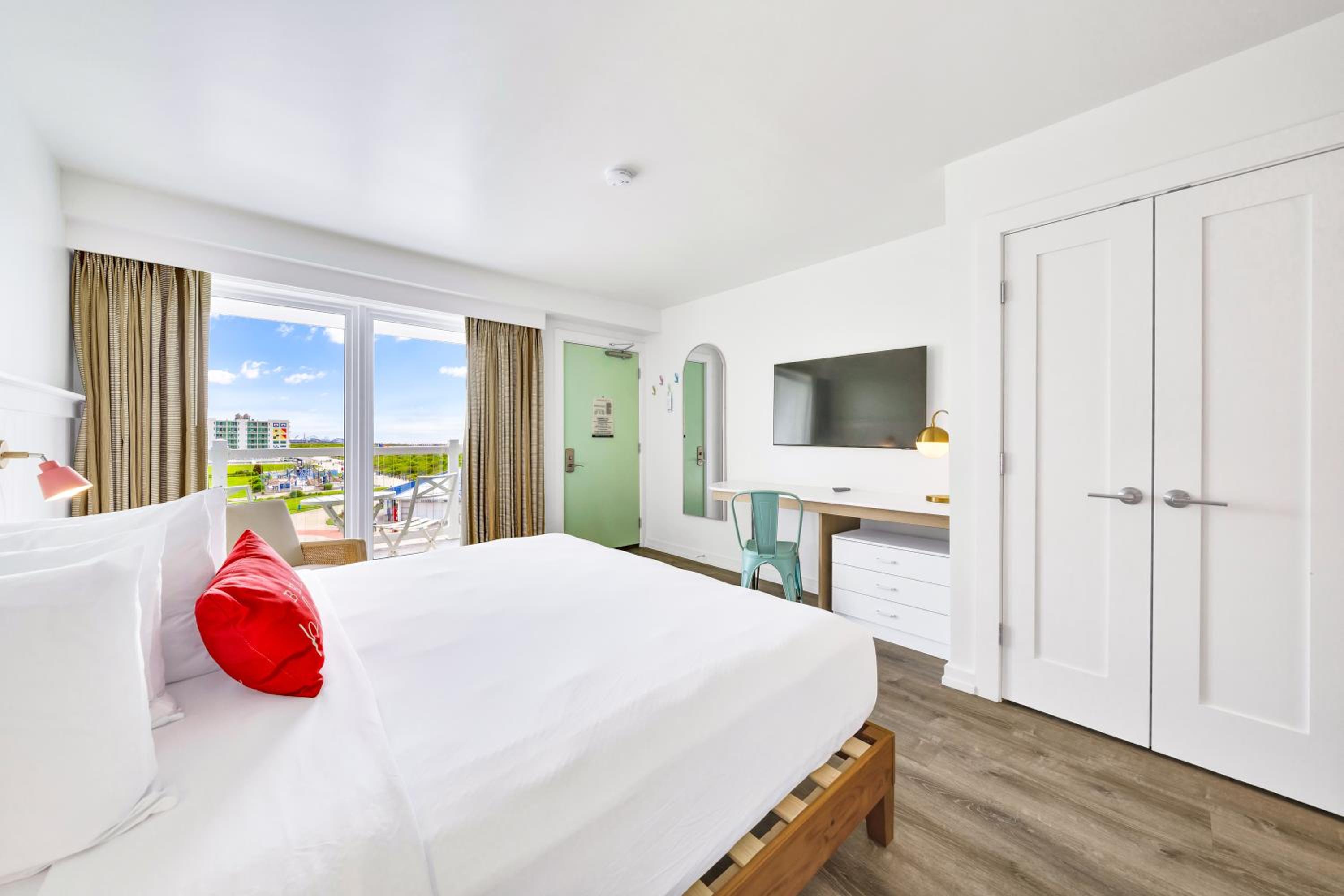 Suite, King Bed, Ocean View, Ocean Tower