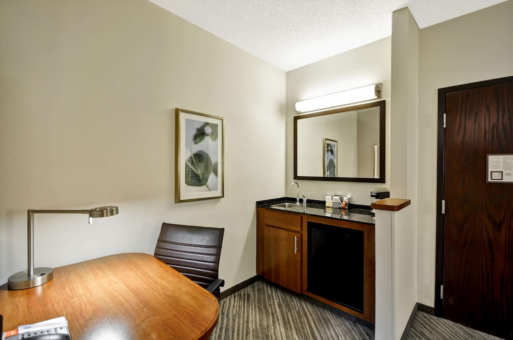 Hyatt Place Tampa Airport/Westshore 41/78