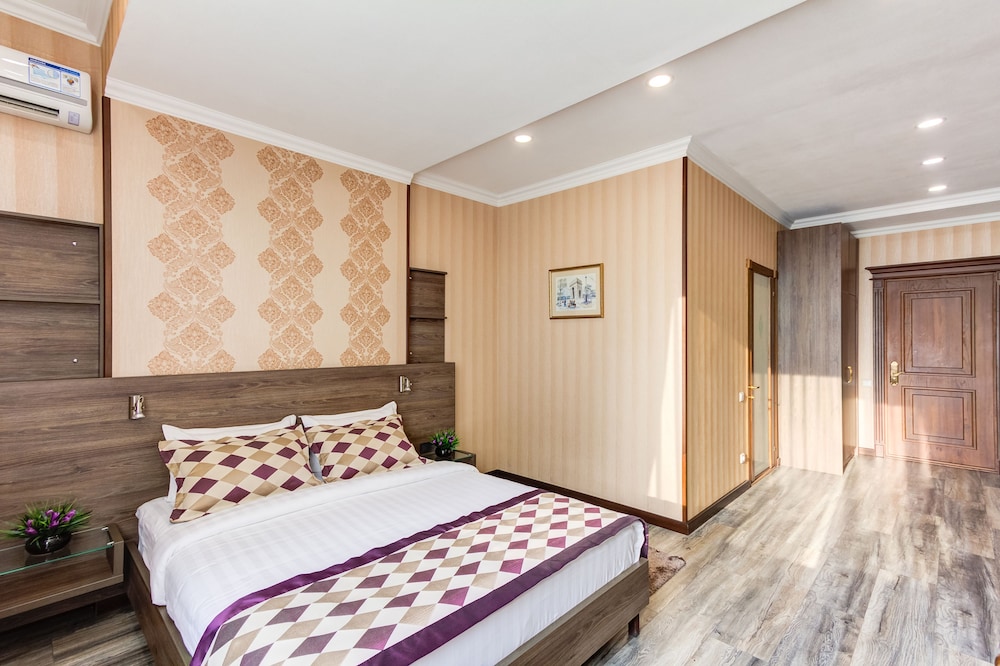 Bishkek Centrum Hotel 22/66